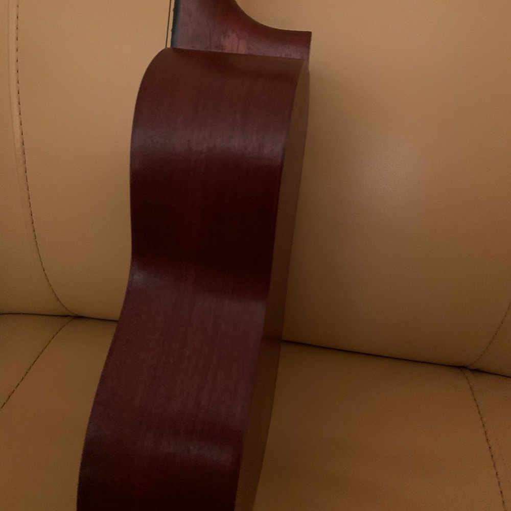 Ukelele- Makaha MK-Concert-Like New-Case-Great gift for a ukelele beginner - Picture 13 of 13